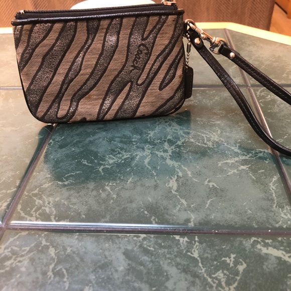 Coach Wristlet Y2K early 2000s Hangtag included - Picture 4 of 8